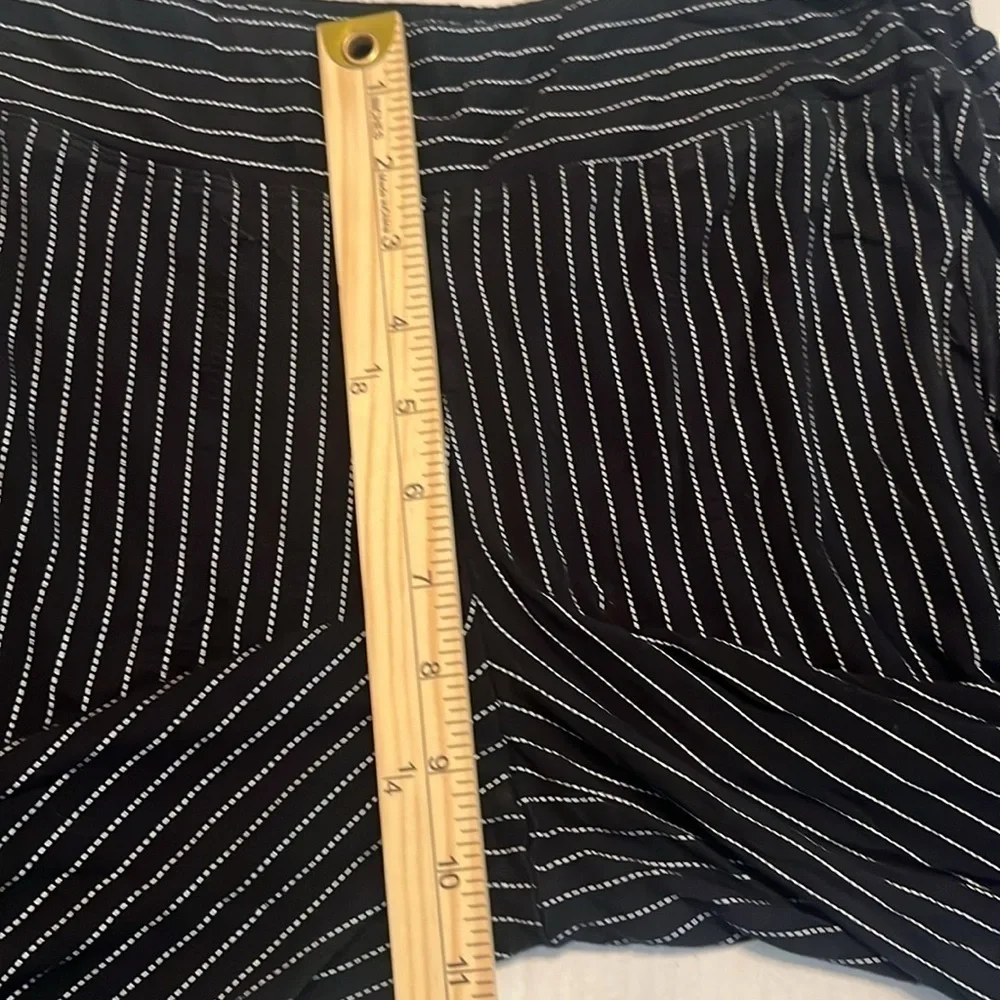 Soma Signature Lace Long Sleeve Notch Collar/Lace Crop Pajama Set Size XS/S